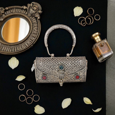 Royal Curve-Handle Purse